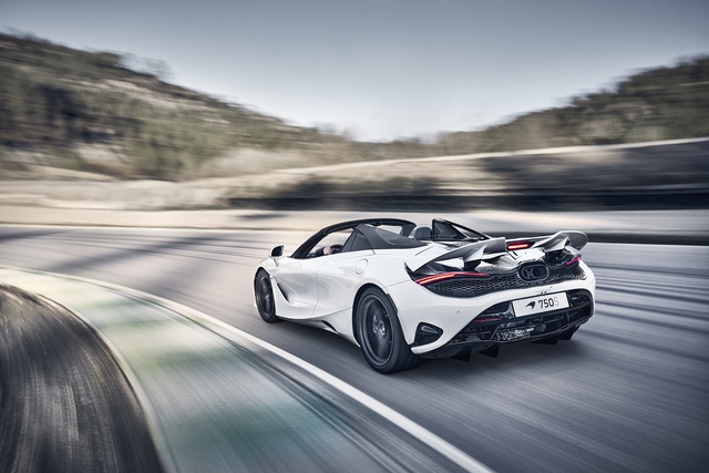 McLaren 750S có giá bán lẻ đề xuất từ xấp xỉ 20 tỷ đồng tại Việt Nam.