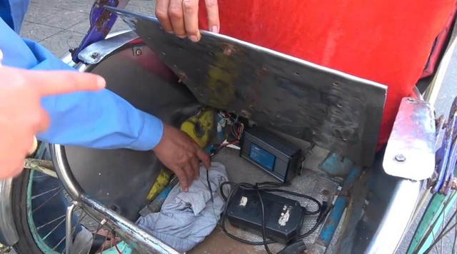 Huế: Hàng loạt xe xích lô gắn động cơ điện gây mất an toàn - Ảnh 2.