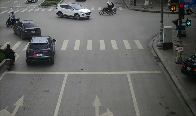 Bắc Giang xử lý 128 xe đưa đón công nhân, xe khách vi phạm - Ảnh 3. Bắc Giang xử lý 128 xe đưa đón công nhân, xe khách vi phạm - Ảnh 3.