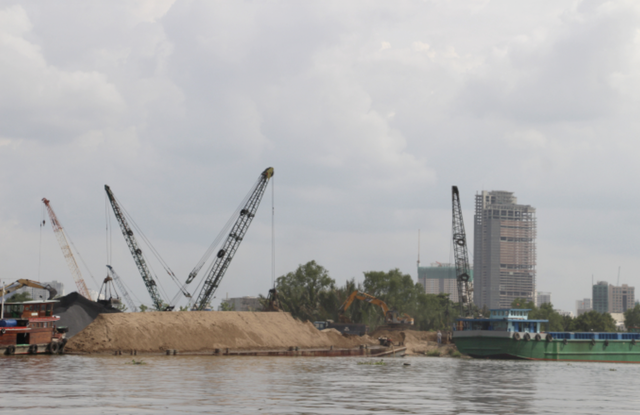 TP.HCM tăng cường kiểm tra, xử phạt bến thuỷ nội địa không phép - Ảnh 1.