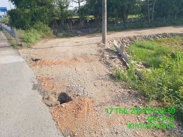 Ngang nhiên "xé rào" tại điểm đấu nối trái phép trên QL1 ở Quảng Ngãi - Ảnh 3.