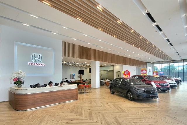 Khu vực trưng bày của đại lý Honda Ô tô Tây Ninh – Hoà Thành. Khu vực trưng bày của đại lý Honda Ô tô Tây Ninh – Hoà Thành.