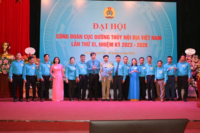  Công đoàn cần lấy cơ sở là trọng tâm cho sự phát triển  - Ảnh 4.