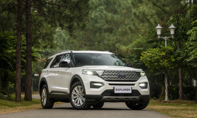 Ford triệu hồi hơn 300.000 xe Explorer do camera lùi lỗi hiển thị  - Ảnh 1.