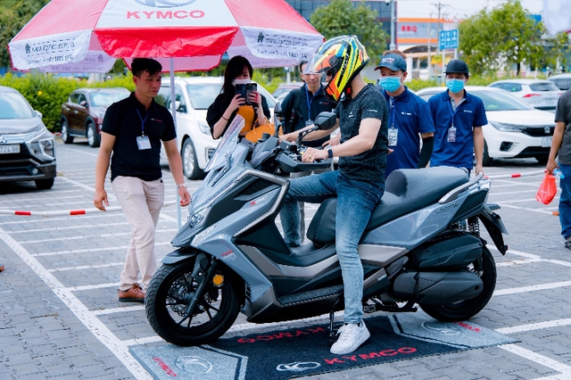 Kymco tung mẫu Xciting S350 đối đầu các mẫu xe “ế” tại Việt Nam - Ảnh 4.