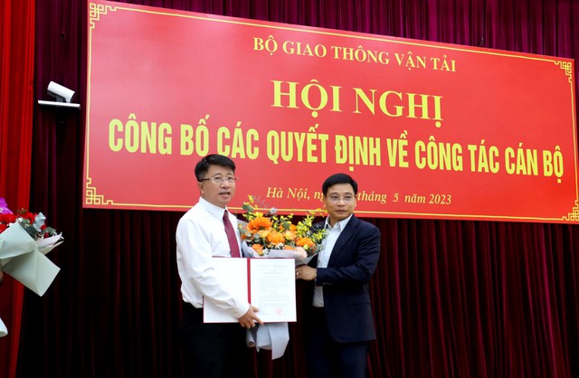 Ông Lê Đỗ Mười được bổ nhiệm làm Cục trưởng Cục Hàng hải VN

 - Ảnh 3.