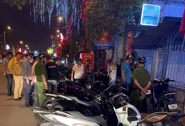 Giám đốc Công an TP.Hải Phòng chỉ đạo xử lý nghiêm thanh, thiếu niên vi phạm trật tự ATGT - Ảnh 1.