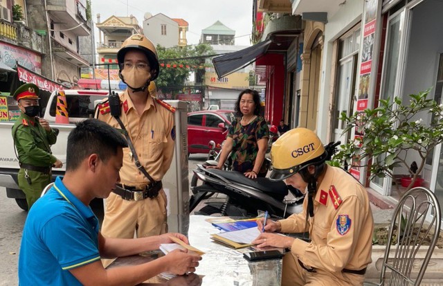 Giám đốc Công an TP.Hải Phòng chỉ đạo xử lý nghiêm thanh, thiếu niên vi phạm trật tự ATGT - Ảnh 2.