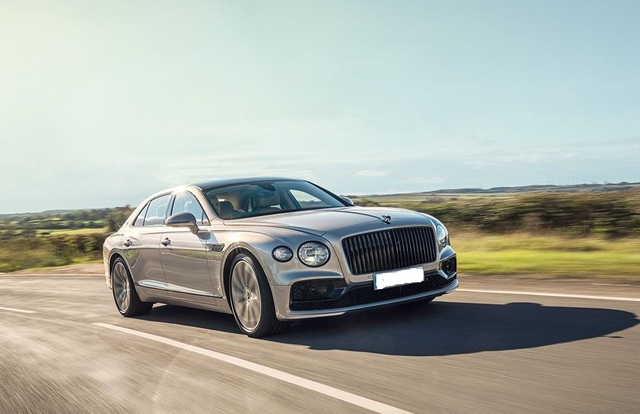  Bentley Flying Spur bị triệu hồi vì màn hình giải trí có thể gây nguy hiểm cho hành khách - Ảnh 1.