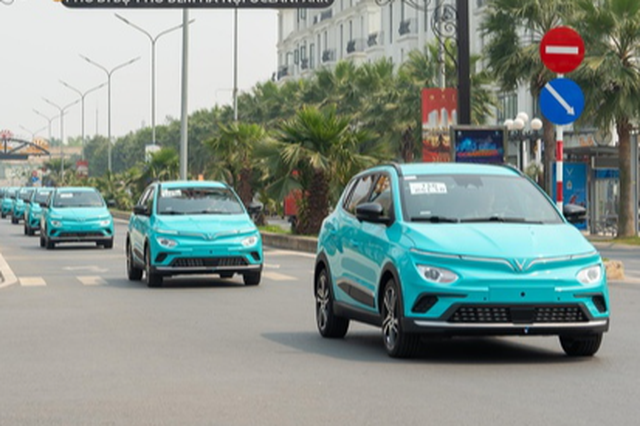 Bộ GTVT phản hồi thế nào về đề nghị cung cấp dịch vụ taxi điện GSM tại các sân bay? - Ảnh 1. Bộ GTVT phản hồi thế nào về đề nghị cung cấp dịch vụ taxi điện GSM tại các sân bay? - Ảnh 1.