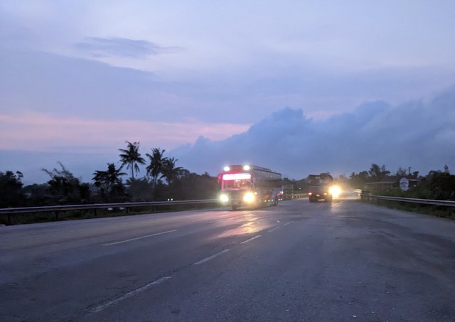 Đầu tư 85 tỷ đồng lắp đèn chiếu sáng trên QL1 qua Quảng Ngãi - Ảnh 1.