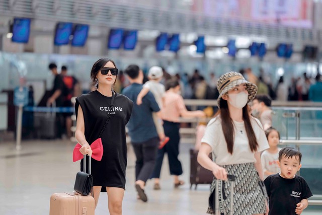 Cận cảnh hơn 422 ngàn lượt khách qua Cảng hàng không Quốc tế Nội Bài trong 5 ngày nghỉ lễ

 - Ảnh 5.