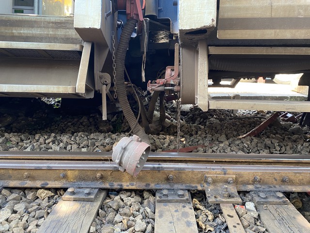 Tàu SE1 trật đường ray ở Huế khiến nhiều hành khách hoảng loạn - Ảnh 5.