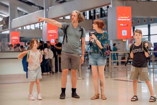 Sản lượng vận chuyển khách quốc tế tăng cao bất ngờ   - Ảnh 1.