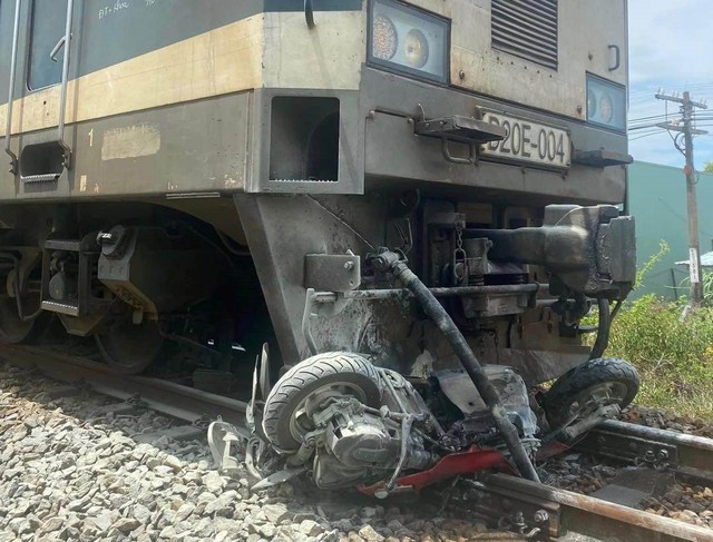 Băng qua đường ray, người phụ nữ ở Quảng Nam bị tàu đâm tử vong - Ảnh 1. Băng qua đường ray, người phụ nữ ở Quảng Nam bị tàu đâm tử vong - Ảnh 1.