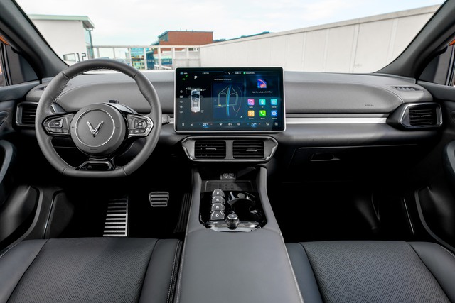 Người dùng đánh giá VinFast VF 8 là mẫu SUV điện hàng đầu dành cho cho gia đình - Ảnh 2.