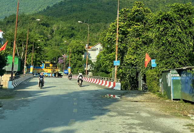 Bộ GTVT chấp thuận sửa chữa cầu Nậm Nhé II trên QL4H - Ảnh 1.