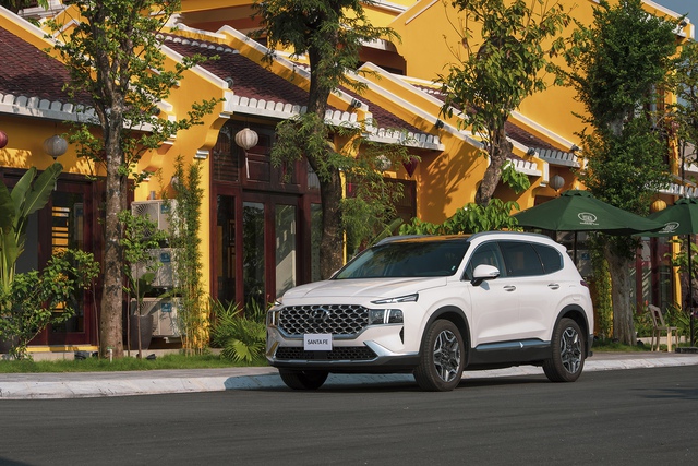 Hyundai Santa Fe Hybrid ra mắt khách Việt, giá 1,450 tỷ đồng - Ảnh 6.
