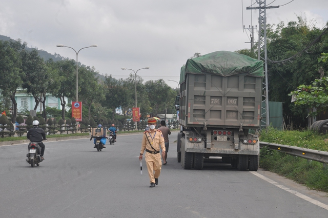 Đà Nẵng phân luồng giao thông phục vụ thi công hệ thống cống thoát nước mưa - Ảnh 1. Đà Nẵng phân luồng giao thông phục vụ thi công hệ thống cống thoát nước mưa - Ảnh 1.