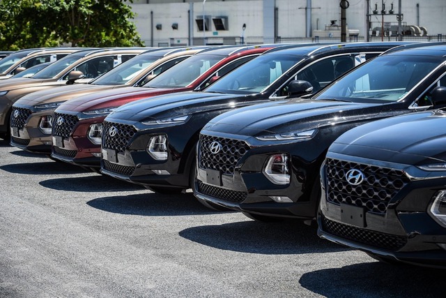 Các doanh nghiệp sản xuất, lắp ráp ô tô trong nước sẽ được hưởng lợi lớn từ chính sách giảm 50% lệ phí trước bạ tử Chính phủ. thị trường ô tô