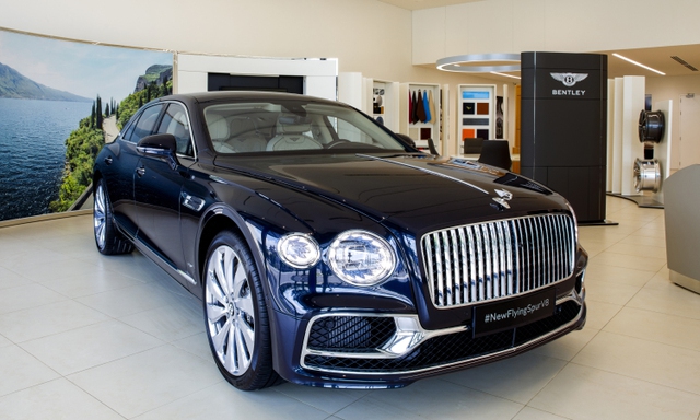 Bentley triệu hồi mẫu Flying Spur tại Việt Nam vì màn hình giải trí phía sau - Ảnh 1.