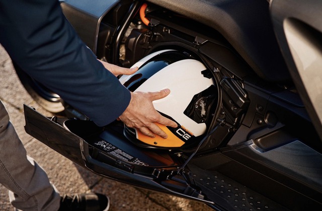 Ngắm "siêu" mô tô điện đắt nhất thị trường Việt Nam - BMW CE 04 - Ảnh 3.