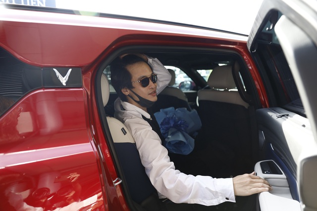 Dàn “xe Chủ tịch” VinFast VF 9 đưa đón siêu sao Charlie Puth có gì đặc biệt  - Ảnh 6.