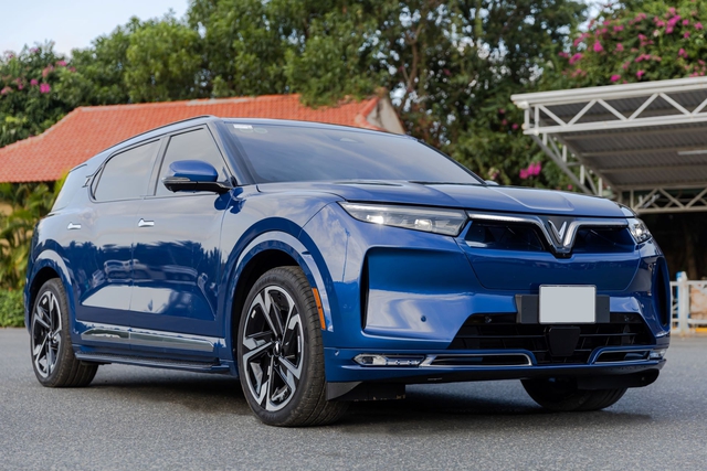 Dàn “xe Chủ tịch” VinFast VF 9 đưa đón siêu sao Charlie Puth có gì đặc biệt  - Ảnh 5.