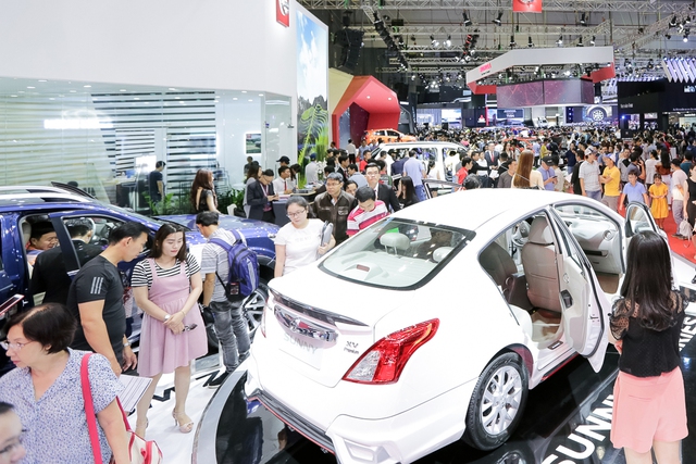 Người tiêu dùng ô tô Việt Nam đang có xu hướng dịch chuyển từ xe sedan sang các loại xe gầm cao và MPV.