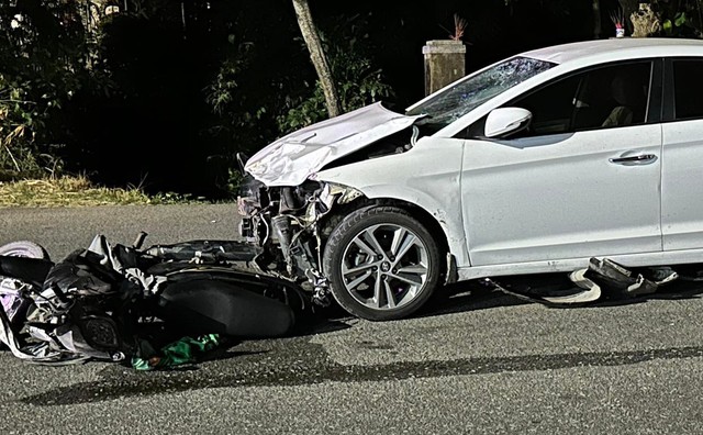 Bốn người trong một gia đình gặp tai nạn thảm khốc trong đêm - Ảnh 2.