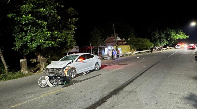 Bốn người trong một gia đình gặp tai nạn thảm khốc trong đêm - Ảnh 1.