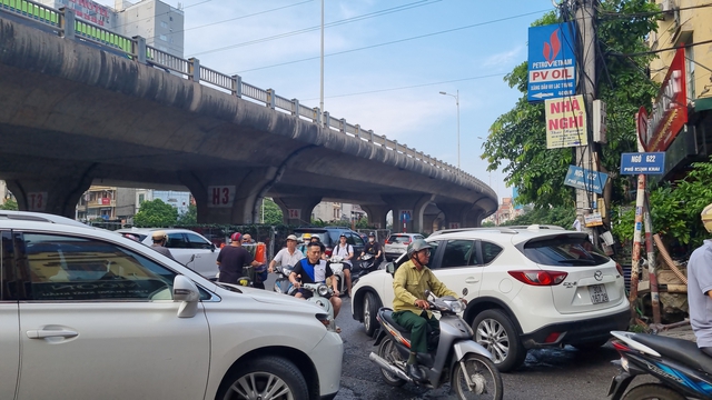 Hà Nội đặt mục tiêu tăng tỉ lệ đất dành cho giao thông từ 0,25-0,3% - Ảnh 2.