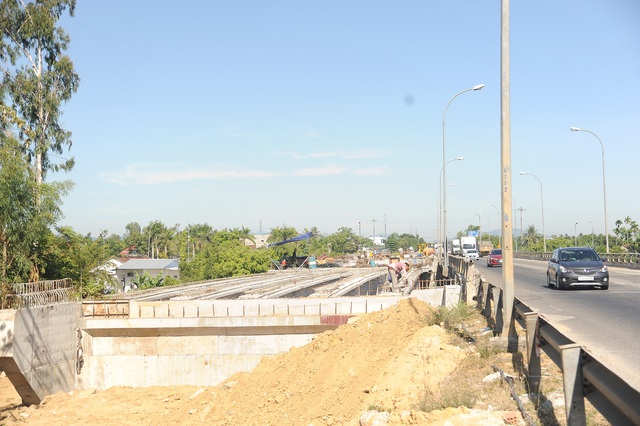 Quảng Nam phê bình huyện Núi Thành vì chậm GPMB dự án mở rộng QL1 và cầu Tam Kỳ - Ảnh 2.