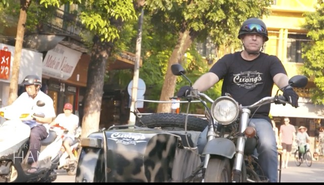 Du lịch bằng xe cổ, xe quân sự như một món “đặc sản” của du lịch Việt - Ảnh 3.