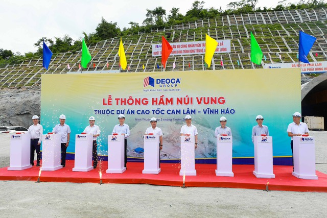 Thông hầm Núi Vung trên tuyến cao tốc Cam Lâm - Vĩnh Hảo - Ảnh 1.