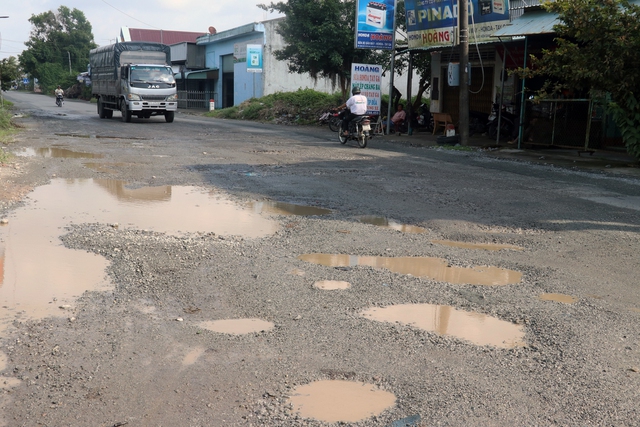 Bộ GTVT yêu cầu xử lý trình trạng hư hỏng 2 tuyến quốc lộ qua Kiên Giang - Ảnh 1.