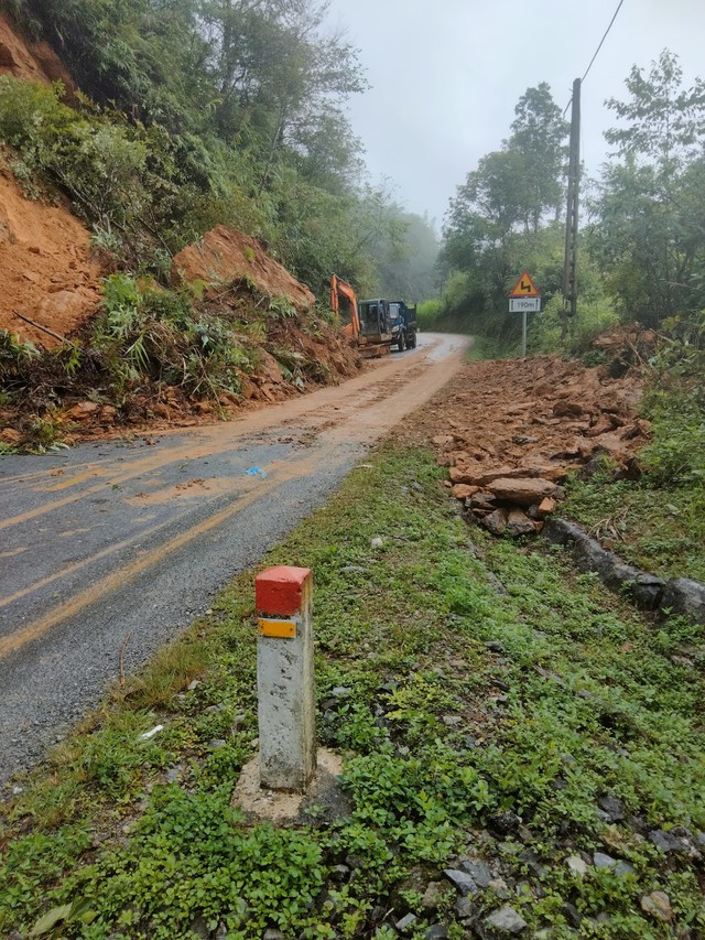 Cao Bằng: Nhiều tuyến đường có nguy cơ cao sạt trượt - Ảnh 1.