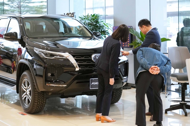 Các loại ô tô lắp ráp trong nước sụt giảm doanh số ngay trong bối cảnh được hưởng lợi từ chính sách hỗ trợ 50% lệ phí trước bạ của Chính phủ.