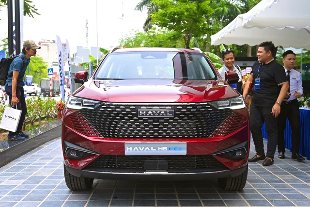 Haval H6 Hybrid 2023 có thiết kế ngoại thất khá ấn tượng và bóng bẩy.