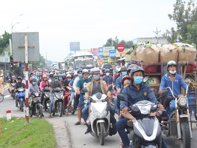 Hạn chế xe tải 3 trục lưu thông qua cầu Rạch Miễu trong dịp nghỉ lễ, tết, cuối tuần - Ảnh 2.