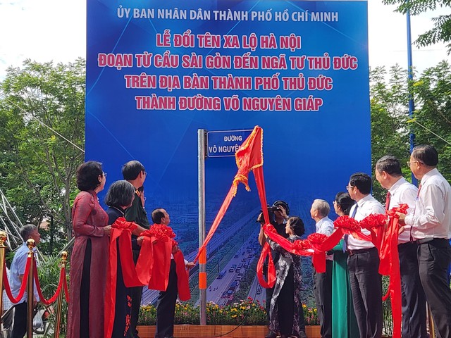 TP.HCM: Chính thức đổi tên xa lộ Hà Nội thành đường Võ Nguyên Giáp - Ảnh 1.