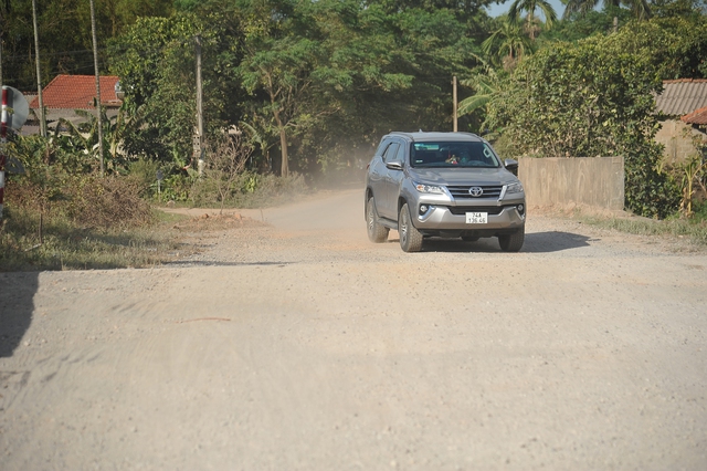 Vướng mặt bằng, đường nối lên cầu An Mô chưa thể thi công - Ảnh 1.