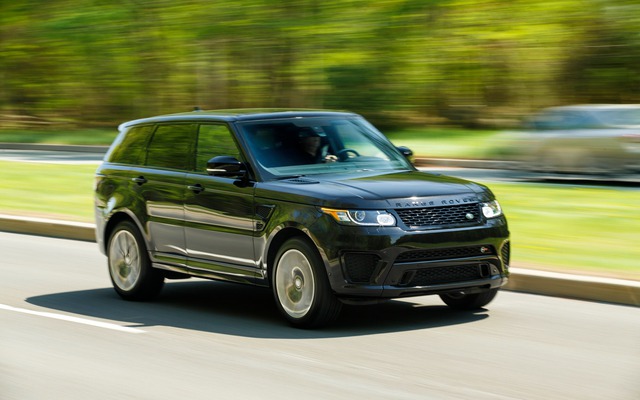 Mẫu xe Land Rover Range Rover Sport 2017 bị triệu hồi toàn cầu hồi giữa tháng 4/2023 do lỗi bộ căng dây an toàn khẩn cấp gây nguy hiểm cho người dùng song nhà nhập khẩu tại Việt Nam im lặng.