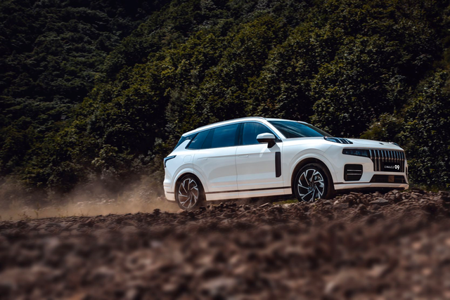 Mẫu xe Lynk & Co 09. Mẫu xe Lynk & Co 09.