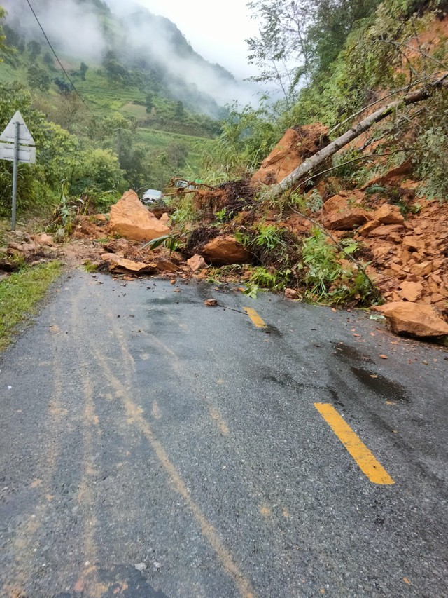 Công bố tình huống khẩn cấp trên quốc lộ 34, 4A, 4C và đường HCM - Ảnh 1. Công bố tình huống khẩn cấp trên quốc lộ 34, 4A, 4C và đường HCM - Ảnh 1.