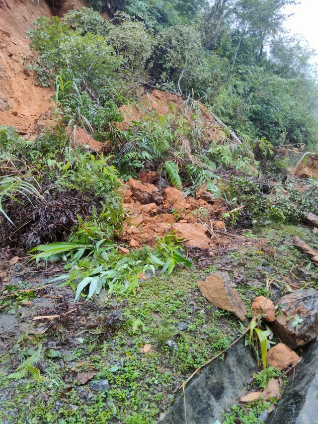 Công bố tình huống khẩn cấp trên quốc lộ 34, 4A, 4C và đường HCM - Ảnh 2. Công bố tình huống khẩn cấp trên quốc lộ 34, 4A, 4C và đường HCM - Ảnh 2.