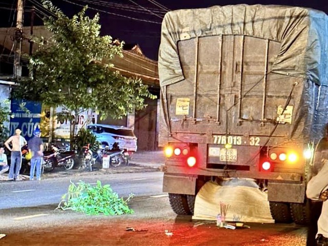 Đắk Lắk: Hai thiếu niên đi xe máy va chạm với xe đầu kéo khiến 2 người thương vong - Ảnh 1. Đắk Lắk: Hai thiếu niên đi xe máy va chạm với xe đầu kéo khiến 2 người thương vong - Ảnh 1.