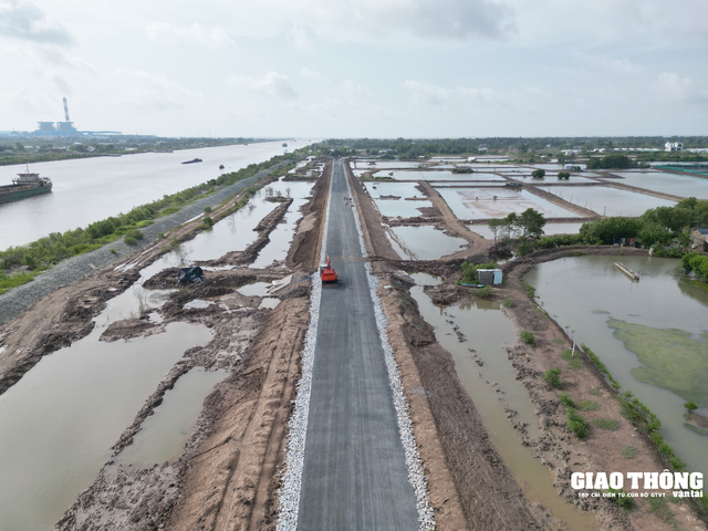 Đến 30/8, sẽ dừng thi công dự án luồng vào sông Hậu nếu không có mặt bằng - Ảnh 1.