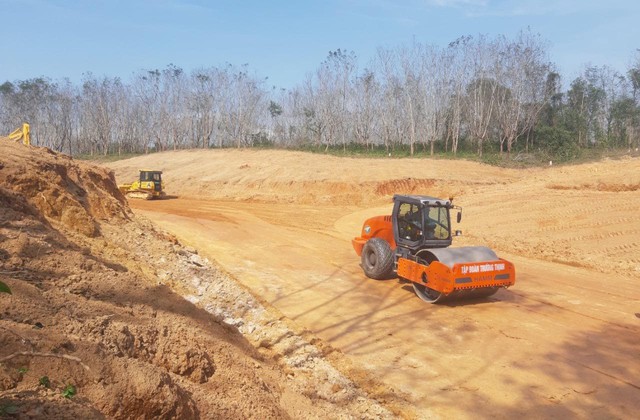 Nghiên cứu bổ sung đường gom và hầm chui cao tốc Vạn Ninh - Cam Lộ qua Quảng Trị - Ảnh 1.