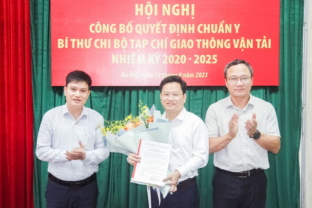 Ông Nguyễn Văn Hường làm Bí thư Chi bộ Tạp chí GTVT - Ảnh 3. Ông Nguyễn Văn Hường làm Bí thư Chi bộ Tạp chí GTVT - Ảnh 3.